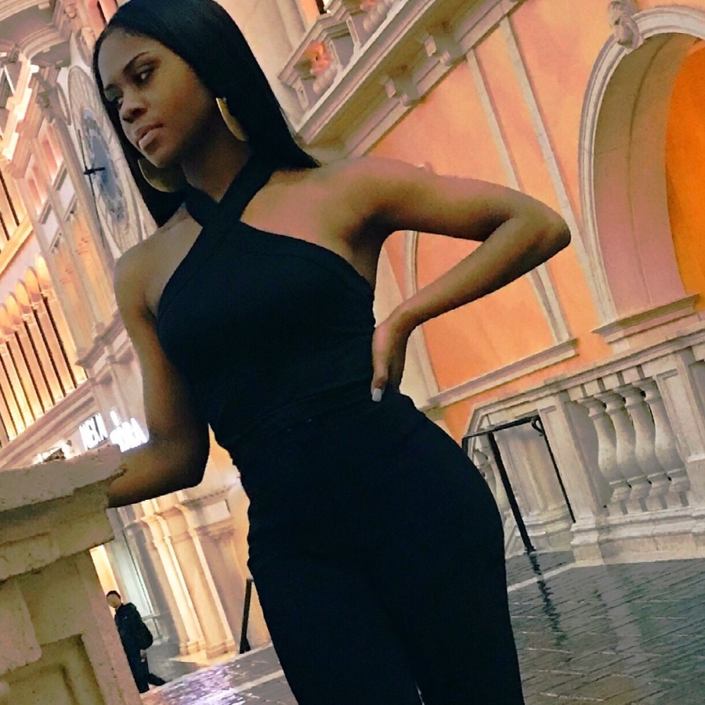 Cross-Neck Halter Top